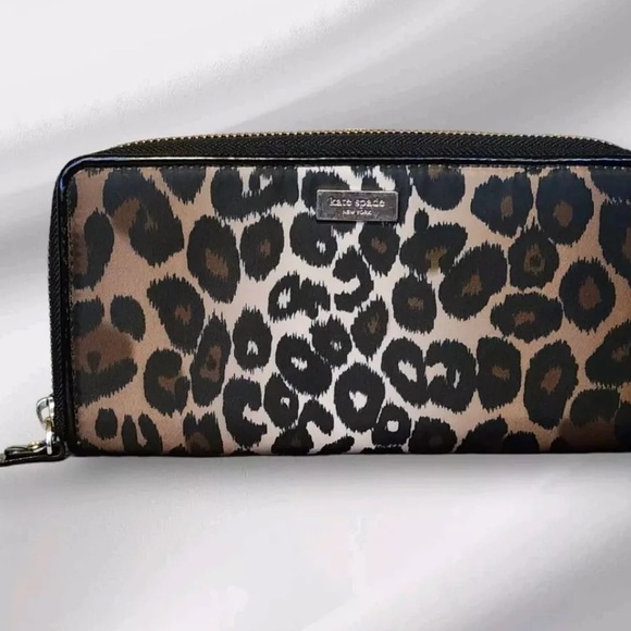 KATE SPADE Leopard Nylon zippy wallet - Picture 2 of 10